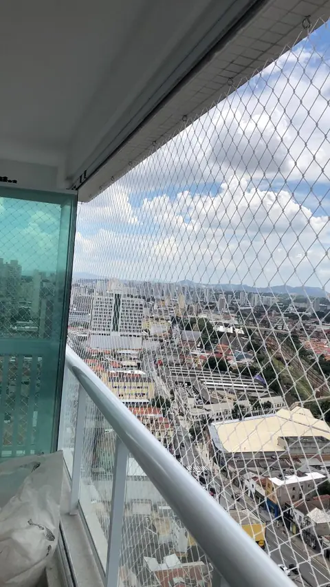 Rede de proteção em sacada de andar alto